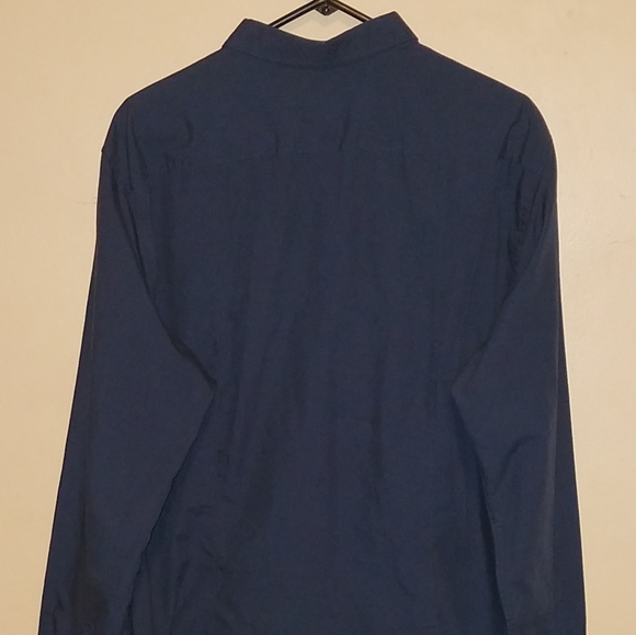 Shirt - Picture 2 of 6